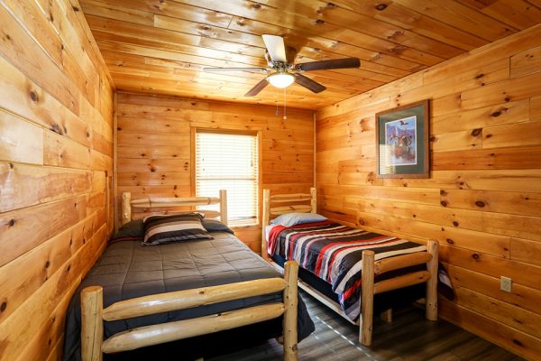 pocono-cabin-rental-Lenape-Lodge-018