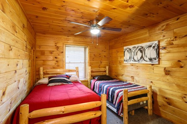 pocono-cabin-rental-Lenape-Lodge-042