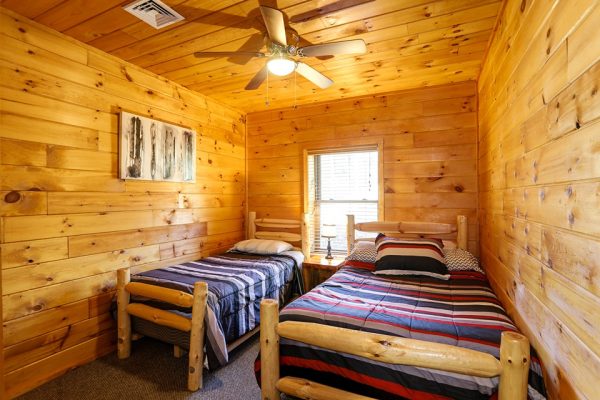 pocono-cabin-rental-Lenape-Lodge-044